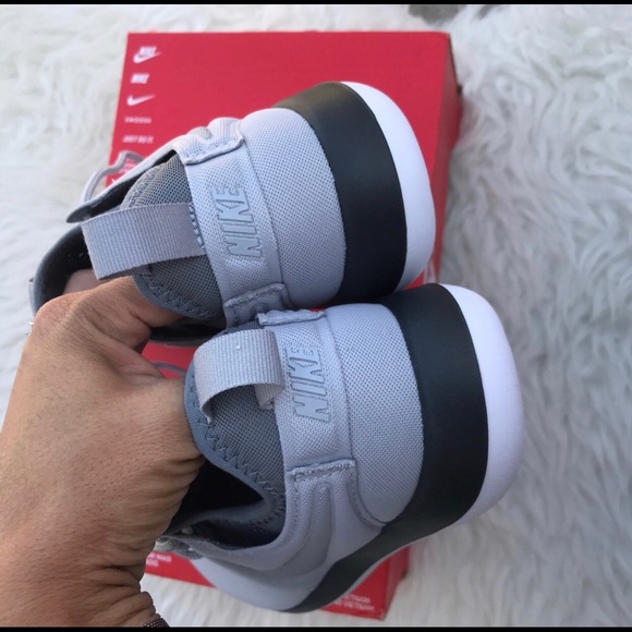 NIKE AUTHENTIC women’s ROSHE II sz 8 new - Picture 6 of 7